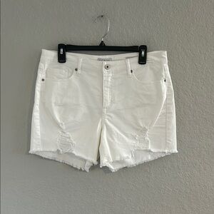 Everyone needs a pair of sexy white jean shorts!